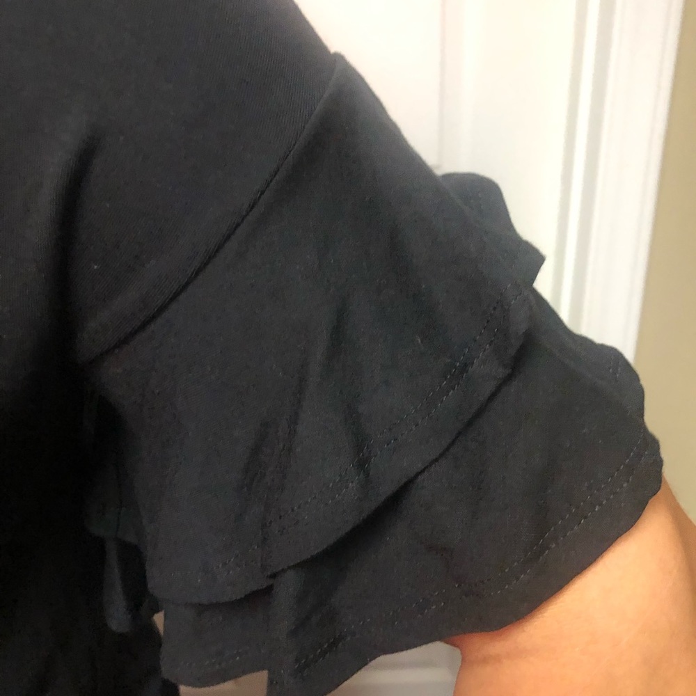 🌶️🌶️🌶️ Gorgeous Fall Must Have Black Ruffled Top - Picture 3 of 7